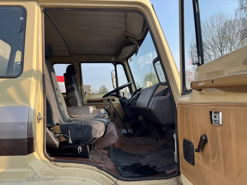 Toyota HINO HINO FF 173 L-W3 - Autocarro con pianale/ Cassone fisso: foto 5 Toyota HINO HINO FF 173 L-W3 - Autocarro con pianale/ Cassone fisso: foto 5