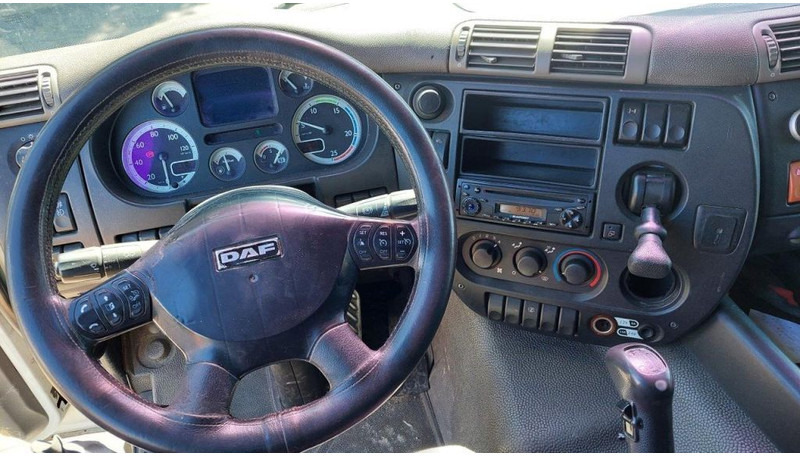 Foto d'interni 2: Trattore stradale DAF CF 85.410 4x2 MANUAL 410 POWER
