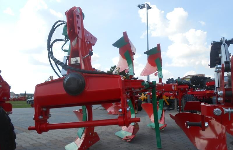 AGRO-MASZ Pług obrotowy 3-skibowy - Aratro: foto 4 AGRO-MASZ Pług obrotowy 3-skibowy - Aratro: foto 4