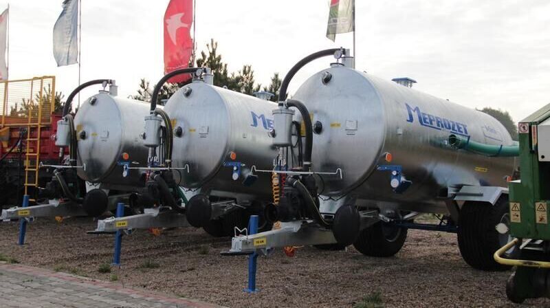 MEPROZET Güllefässer/ Slurry tanker/ Wóz asenizacyjny 5000 l / Cisterna d - Carrobotte: foto 3 MEPROZET Güllefässer/ Slurry tanker/ Wóz asenizacyjny 5000 l / Cisterna d - Carrobotte: foto 3