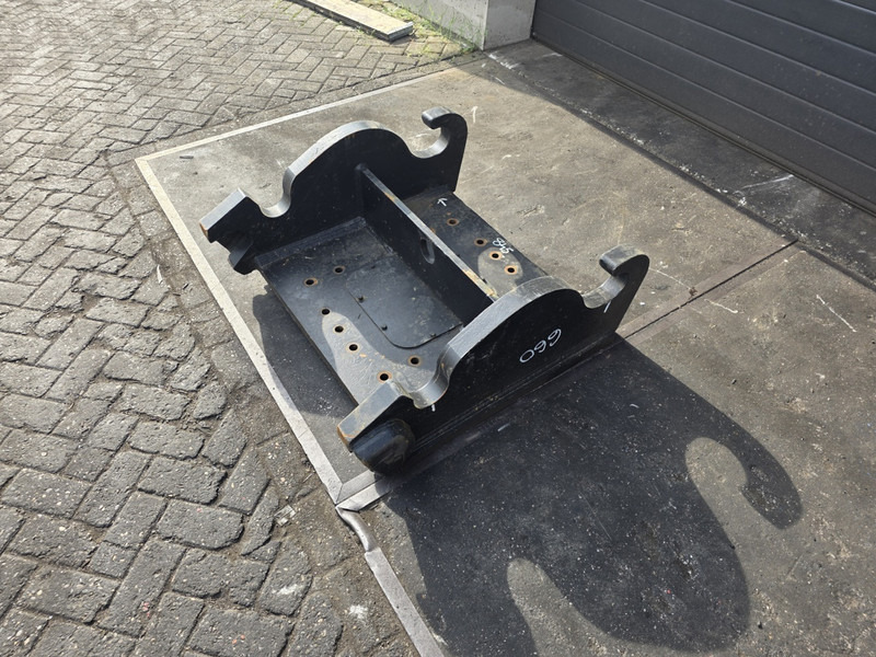 Adaptor plate cw55 caterpillar verachtert hammer crusher plate cw55 caterpillar - Attacco rapido: foto 2 Adaptor plate cw55 caterpillar verachtert hammer crusher plate cw55 caterpillar - Attacco rapido: foto 2