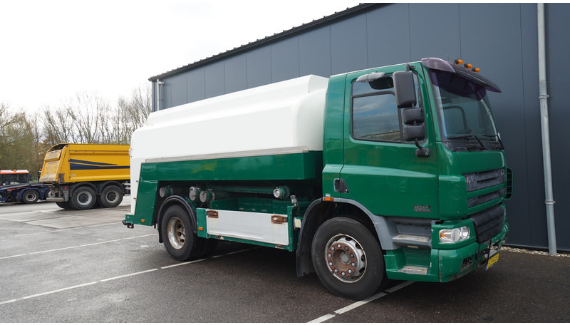 DAF 75.250 FUEL TANK TRUCK 11.300LTR 783.400KM - Camion cisterna: foto 4 DAF 75.250 FUEL TANK TRUCK 11.300LTR 783.400KM - Camion cisterna: foto 4