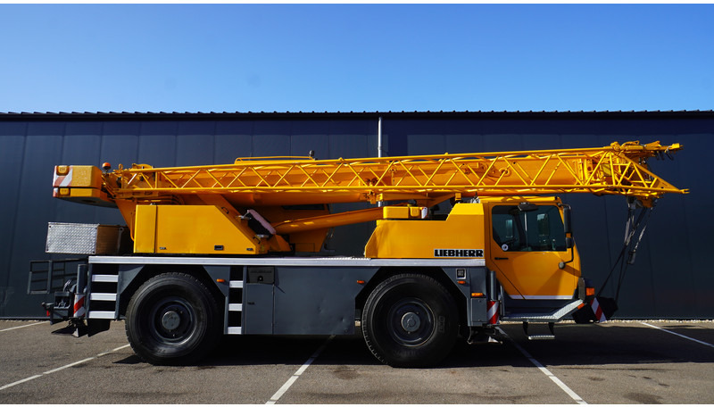 Liebherr LTM 1030-2.1 WITH JIB - Camion con gru: foto 2 Liebherr LTM 1030-2.1 WITH JIB - Camion con gru: foto 2