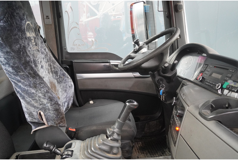 MAN TGS 35.400 8x4 HOOKARM SYSTEM MANUAL GEARBOX - Autocarro scarrabile: foto 5 MAN TGS 35.400 8x4 HOOKARM SYSTEM MANUAL GEARBOX - Autocarro scarrabile: foto 5