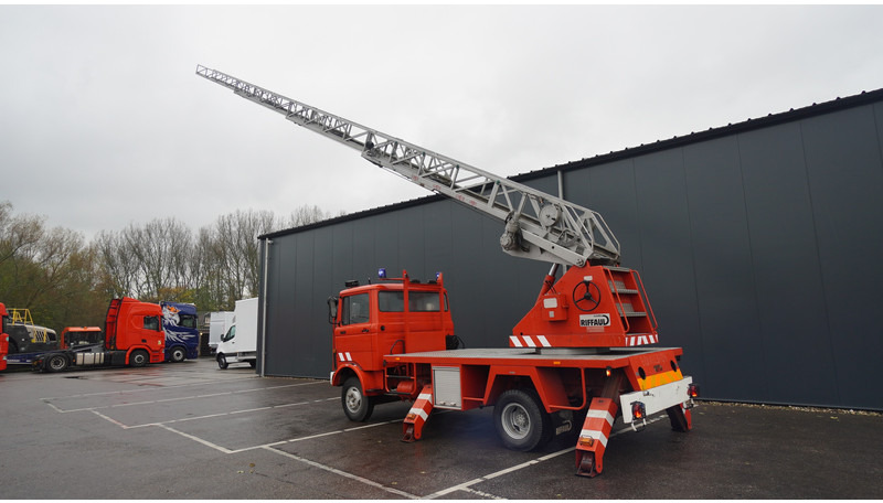 Mercedes-Benz 809 FIRE LADDER TRUCK 13.100KM MANUAL GEARBOX - Autopompa: foto 3 Mercedes-Benz 809 FIRE LADDER TRUCK 13.100KM MANUAL GEARBOX - Autopompa: foto 3