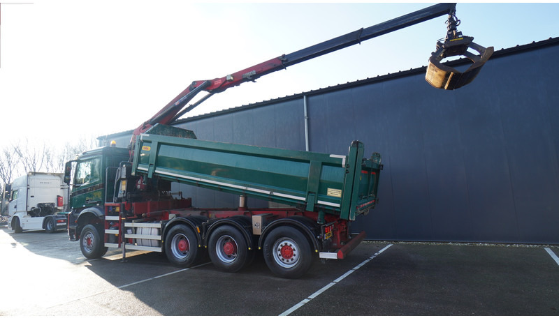 Mercedes-Benz AROCS 3542 8X4 2 SIDE TIPPER WITH HMF Z 1943 CRANE 407.000KM - Camion con gru: foto 3 Mercedes-Benz AROCS 3542 8X4 2 SIDE TIPPER WITH HMF Z 1943 CRANE 407.000KM - Camion con gru: foto 3