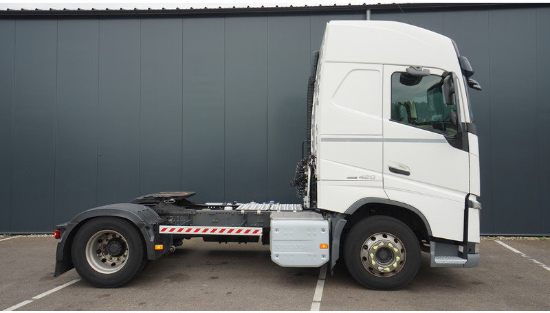 Volvo FH 420 ADR GLOBETROTTER 808.000KM - Trattore stradale: foto 2 Volvo FH 420 ADR GLOBETROTTER 808.000KM - Trattore stradale: foto 2