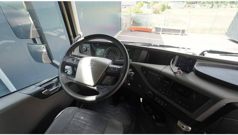 Volvo FH 460 8X2 20 FT CONTAINER TRANSPORT TRUCK - Autocarro portacontainer/ Caisse interchangeable: foto 5 Volvo FH 460 8X2 20 FT CONTAINER TRANSPORT TRUCK - Autocarro portacontainer/ Caisse interchangeable: foto 5