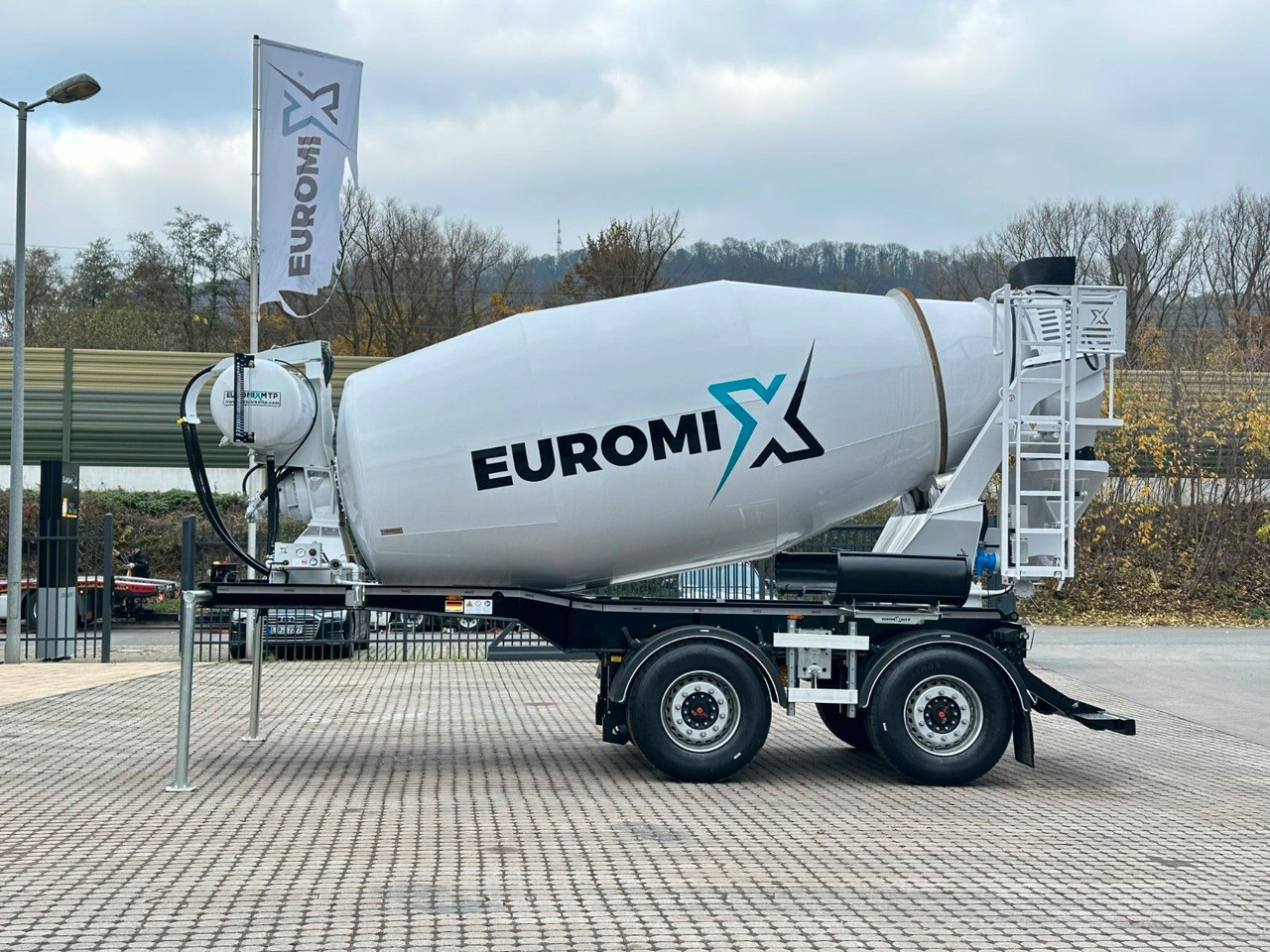 EUROMIX MTP - 10m³ Betonmischer-Auflieger - Autobetoniera: foto 1 EUROMIX MTP - 10m³ Betonmischer-Auflieger - Autobetoniera: foto 1