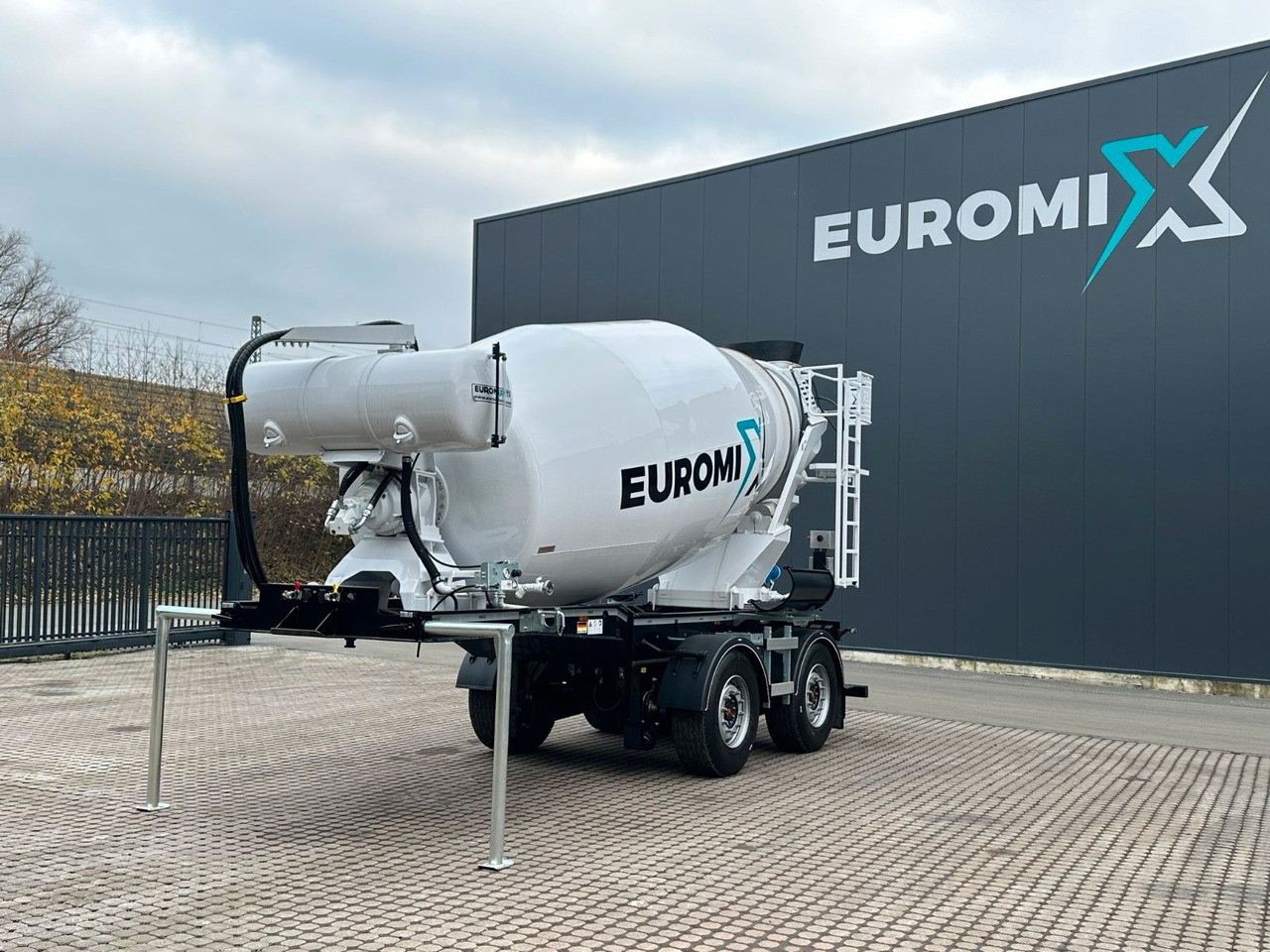 EUROMIX MTP - 10m³ Betonmischer-Auflieger - Autobetoniera: foto 2 EUROMIX MTP - 10m³ Betonmischer-Auflieger - Autobetoniera: foto 2