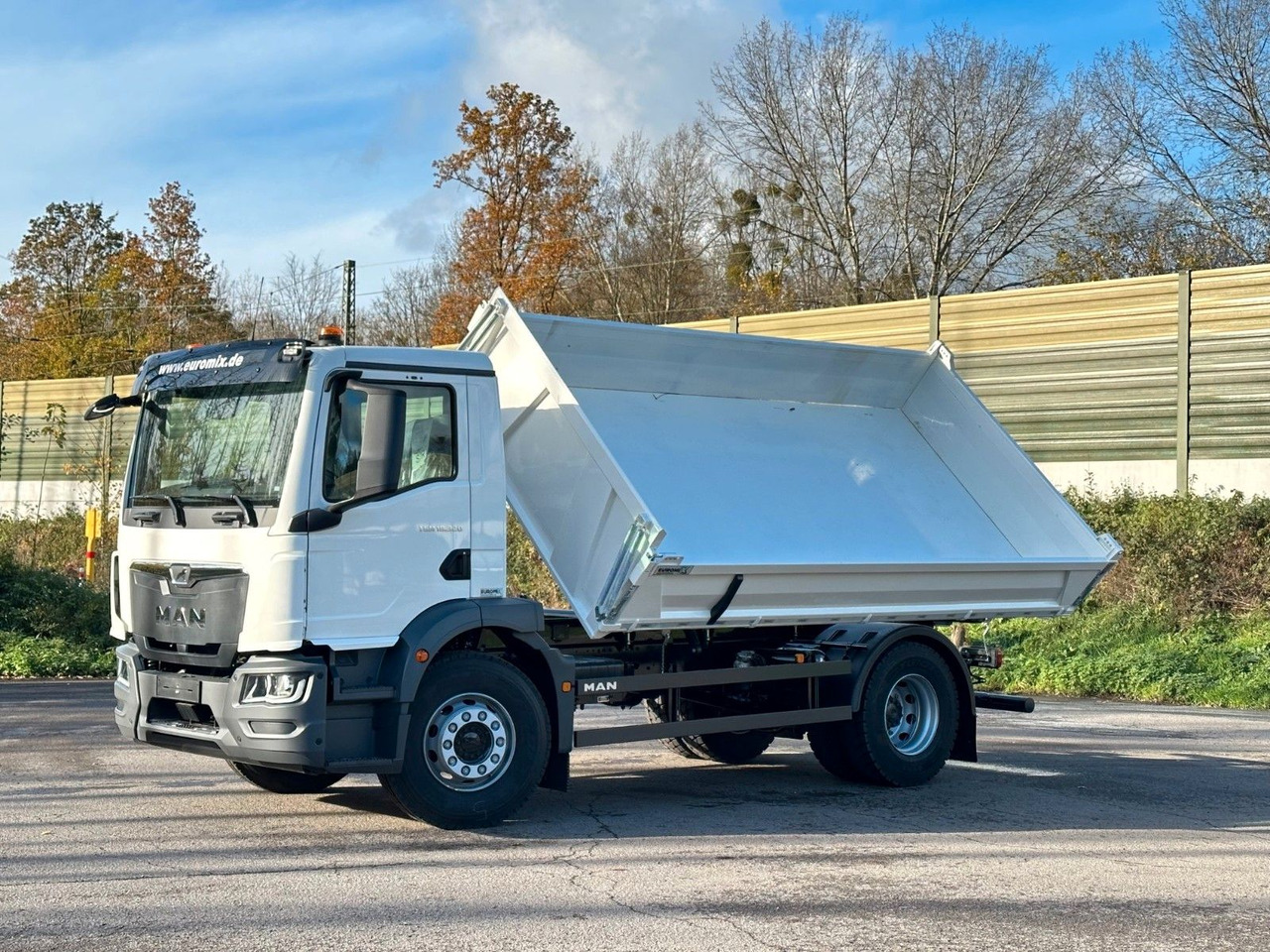 MAN TGM 18.320 4X2 / Euro 6e 3-Seiten-Kipper - Autocarro ribaltabile: foto 1 MAN TGM 18.320 4X2 / Euro 6e 3-Seiten-Kipper - Autocarro ribaltabile: foto 1