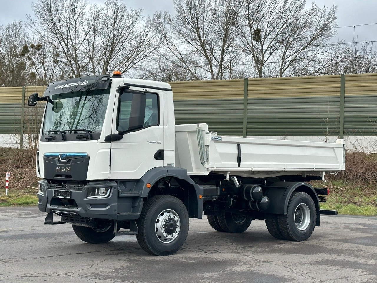 MAN TGM 18.320 4X4 Euro 6e Euromix 3-Seiten-Kipper - Autocarro ribaltabile: foto 2 MAN TGM 18.320 4X4 Euro 6e Euromix 3-Seiten-Kipper - Autocarro ribaltabile: foto 2