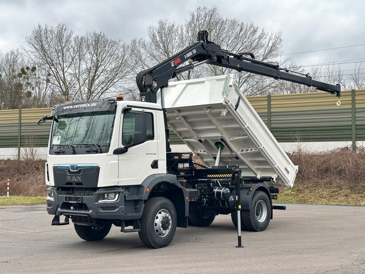 MAN TGM 18.320 4x4 Euro6e Hiab X-HiDuo 138DS-3 - Camion con gru: foto 1 MAN TGM 18.320 4x4 Euro6e Hiab X-HiDuo 138DS-3 - Camion con gru: foto 1