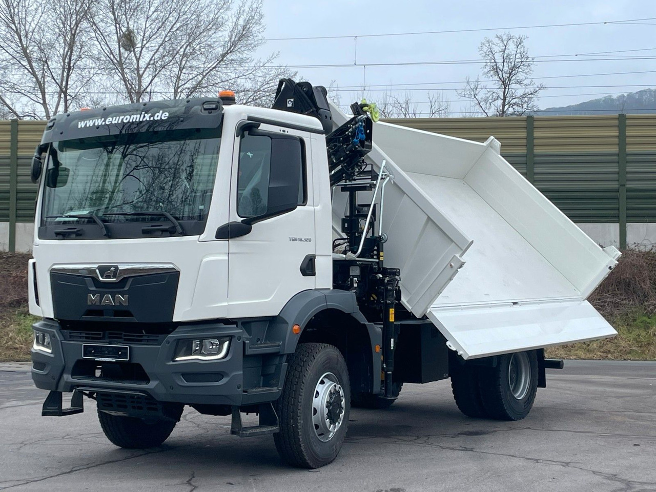 MAN TGM 18.320 4x4 Euro6e Hiab X-HiDuo 138DS-3 - Autocarro ribaltabile, Camion con gru: foto 1 MAN TGM 18.320 4x4 Euro6e Hiab X-HiDuo 138DS-3 - Autocarro ribaltabile, Camion con gru: foto 1