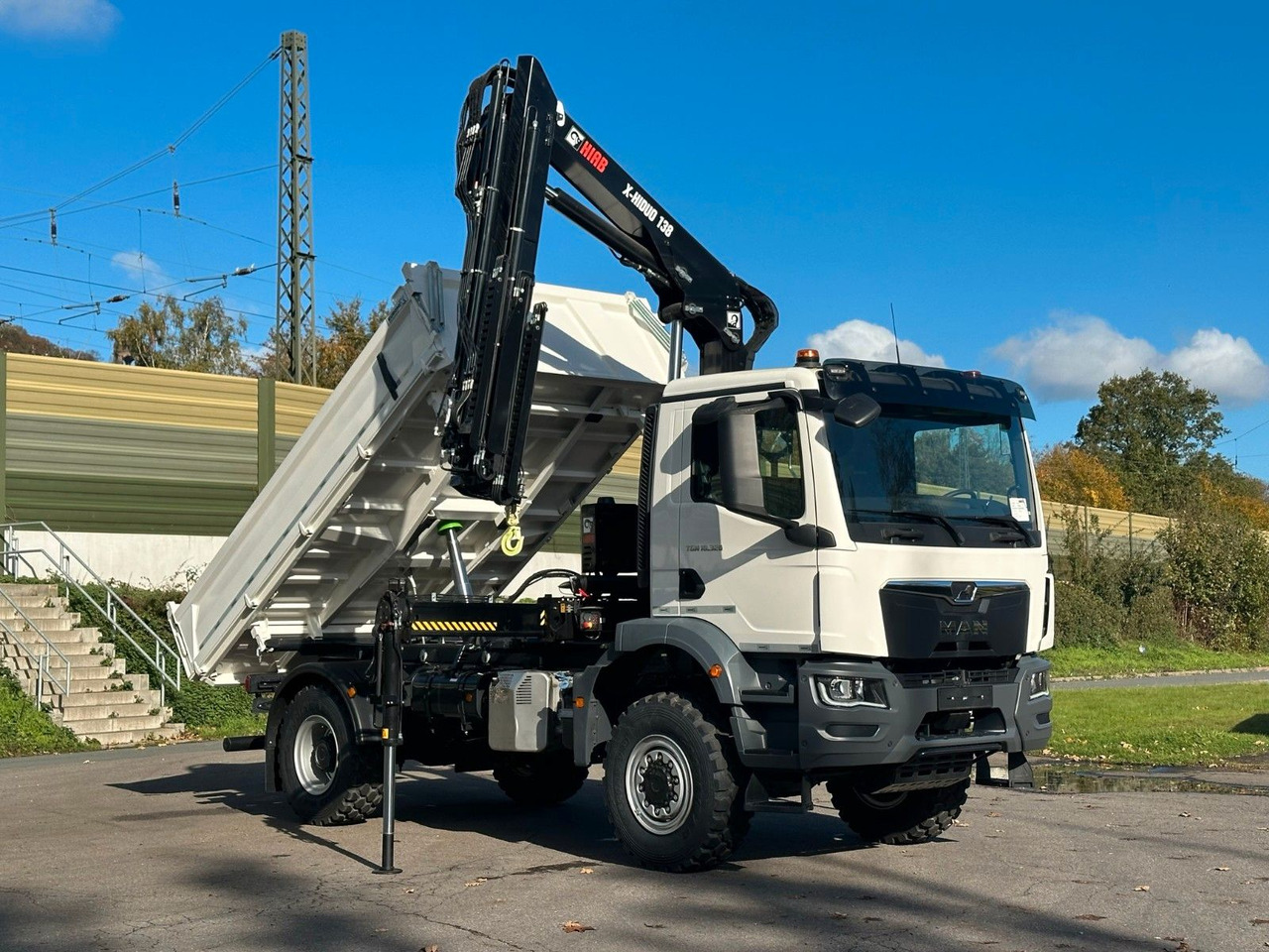 MAN TGM 18.320 4x4 /Singelbereift/einzelbereift Kran - Autocarro ribaltabile, Camion con gru: foto 1 MAN TGM 18.320 4x4 /Singelbereift/einzelbereift Kran - Autocarro ribaltabile, Camion con gru: foto 1