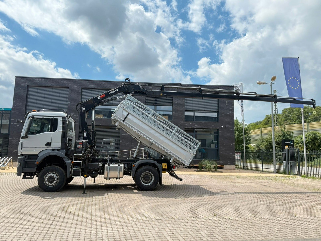 MAN TGS 18.400 TG3 4x4 Euro6e Hiab X-HiDuo 138DS-4 - Autocarro ribaltabile, Camion con gru: foto 4 MAN TGS 18.400 TG3 4x4 Euro6e Hiab X-HiDuo 138DS-4 - Autocarro ribaltabile, Camion con gru: foto 4