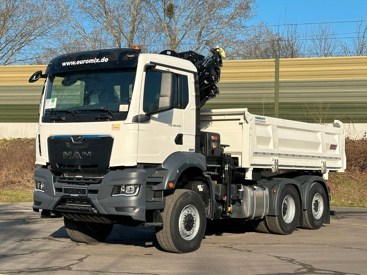MAN TGS 28.440 6x4-4/3-Seiten- Kipper / Hiab 228-6 - Autocarro ribaltabile, Camion con gru: foto 2 MAN TGS 28.440 6x4-4/3-Seiten- Kipper / Hiab 228-6 - Autocarro ribaltabile, Camion con gru: foto 2