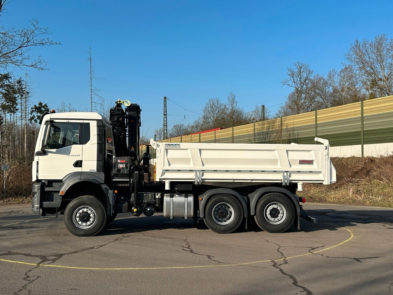 MAN TGS 28.440 6x4-4/3-Seiten- Kipper / Hiab 228-6 - Autocarro ribaltabile, Camion con gru: foto 3 MAN TGS 28.440 6x4-4/3-Seiten- Kipper / Hiab 228-6 - Autocarro ribaltabile, Camion con gru: foto 3