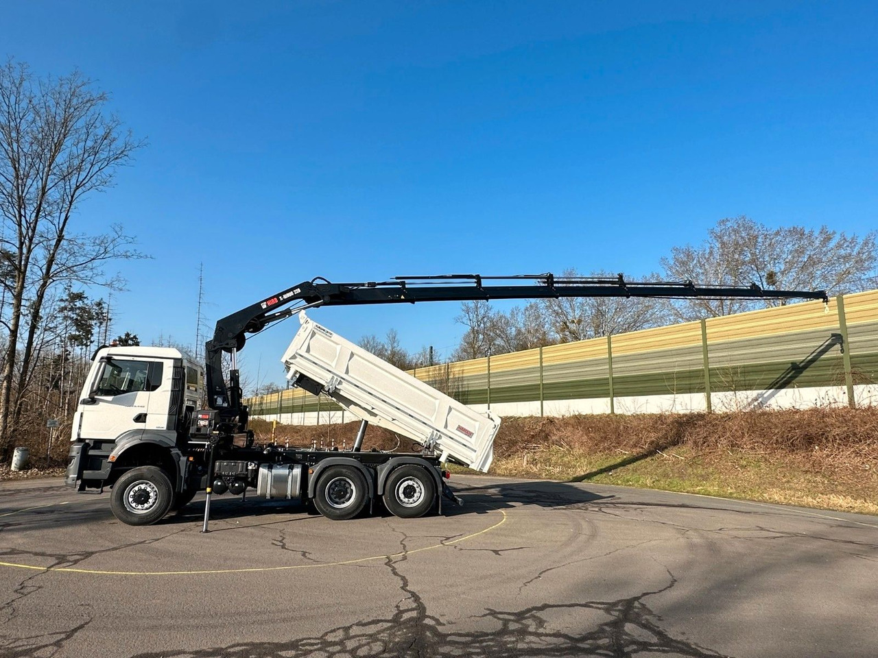 MAN TGS 28.440 6x4-4/3-Seiten- Kipper / Hiab 228-6 - Autocarro ribaltabile, Camion con gru: foto 3 MAN TGS 28.440 6x4-4/3-Seiten- Kipper / Hiab 228-6 - Autocarro ribaltabile, Camion con gru: foto 3