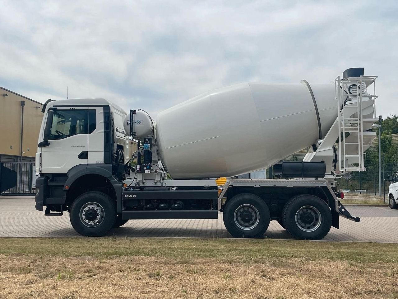 MAN TGS 33.440 / 6X6 Euro6e Euromix MTP EM 7 L - Autobetoniera: foto 4 MAN TGS 33.440 / 6X6 Euro6e Euromix MTP EM 7 L - Autobetoniera: foto 4