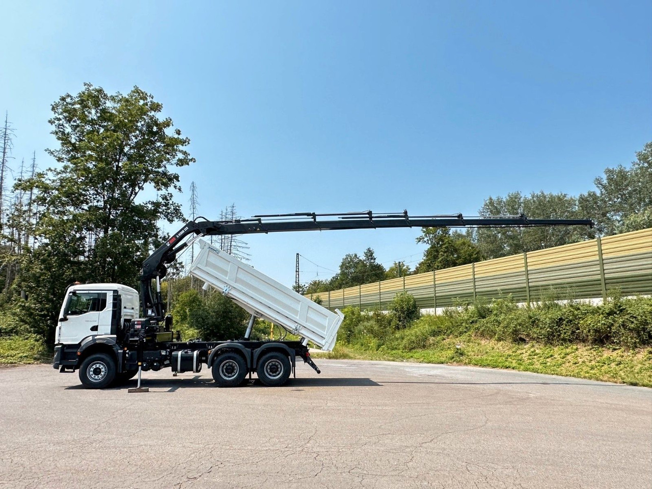 MAN TGS 33.440 6x4 /3-Seiten- Kipper / HIAB 228-6 - Autocarro ribaltabile, Camion con gru: foto 4 MAN TGS 33.440 6x4 /3-Seiten- Kipper / HIAB 228-6 - Autocarro ribaltabile, Camion con gru: foto 4
