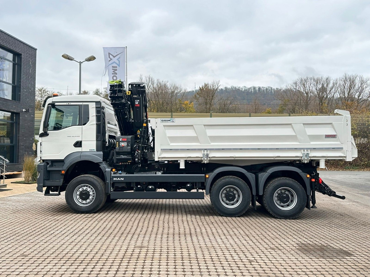 MAN TGS 33.440 6x6 /3-Seiten- Kipper / Kran HIAB 302 - Autocarro ribaltabile, Camion con gru: foto 3 MAN TGS 33.440 6x6 /3-Seiten- Kipper / Kran HIAB 302 - Autocarro ribaltabile, Camion con gru: foto 3