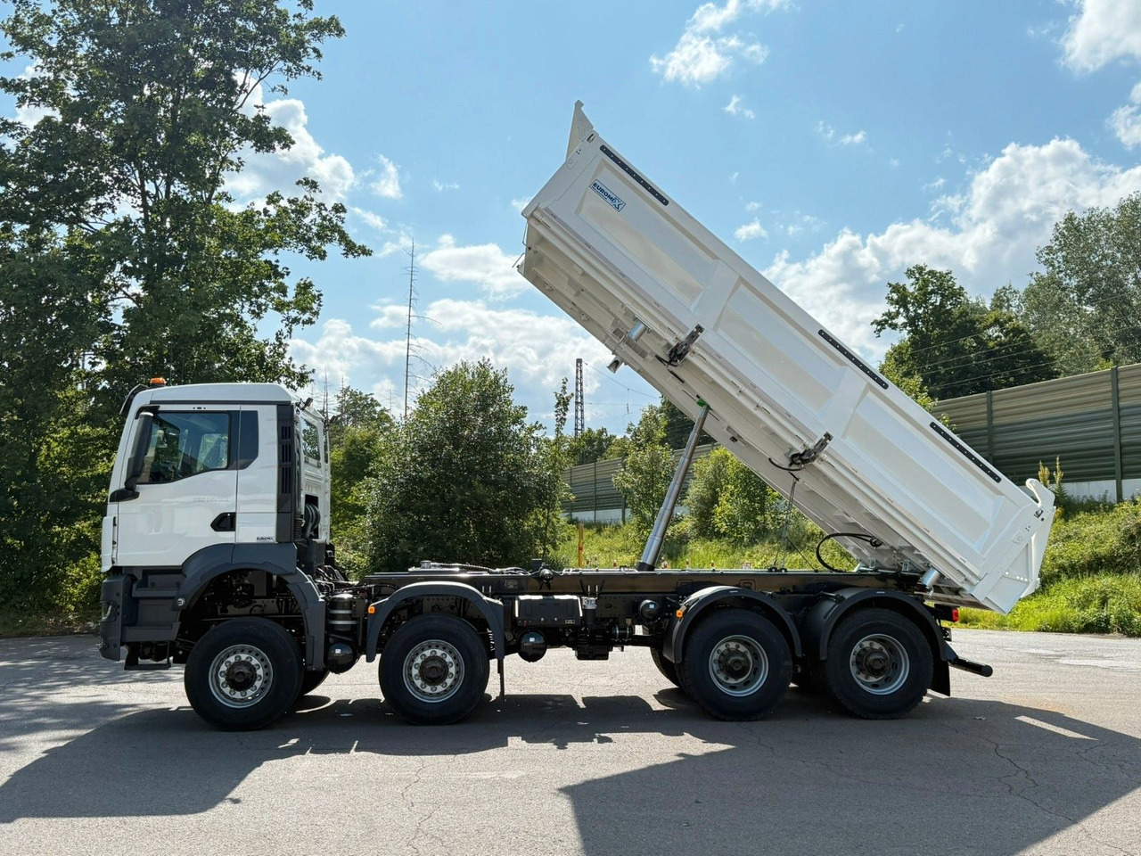 MAN TGS 35.480 8x8 EuromixMTP 3-Seiten-Kipper - Autocarro ribaltabile: foto 3 MAN TGS 35.480 8x8 EuromixMTP 3-Seiten-Kipper - Autocarro ribaltabile: foto 3