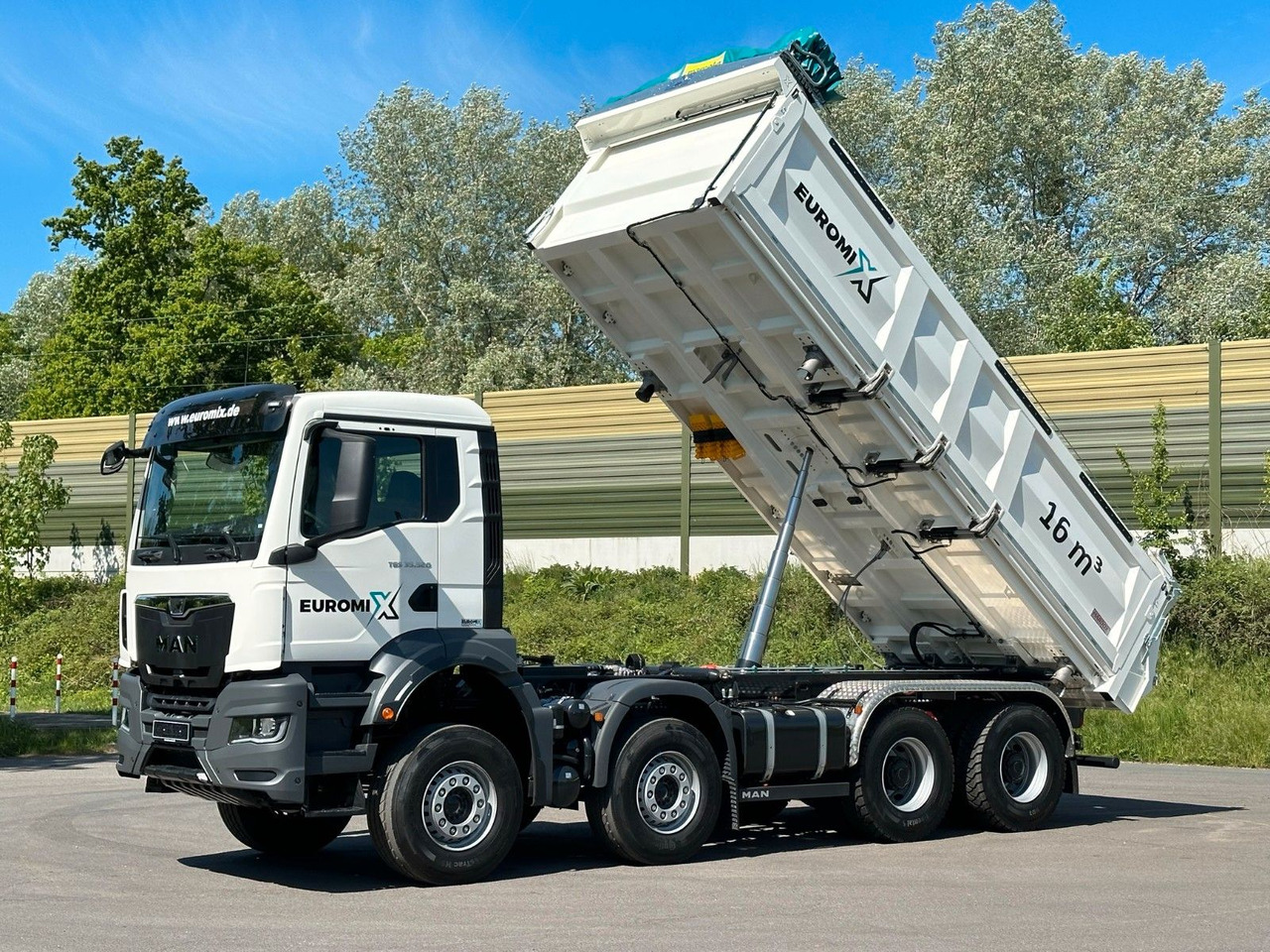 MAN TGS 35.520 8x4 EuromixMTP 3-Seiten-Kipper - Autocarro ribaltabile: foto 1 MAN TGS 35.520 8x4 EuromixMTP 3-Seiten-Kipper - Autocarro ribaltabile: foto 1