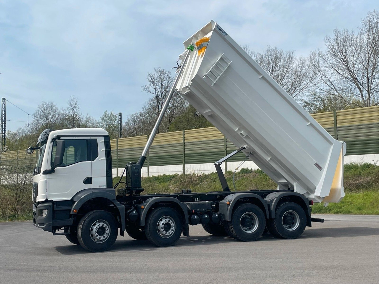 Autocarro ribaltabile MAN TGS 41.400 8x4 /  EUROMIX MTP 20m³/ EURO2 Kipper: foto 11