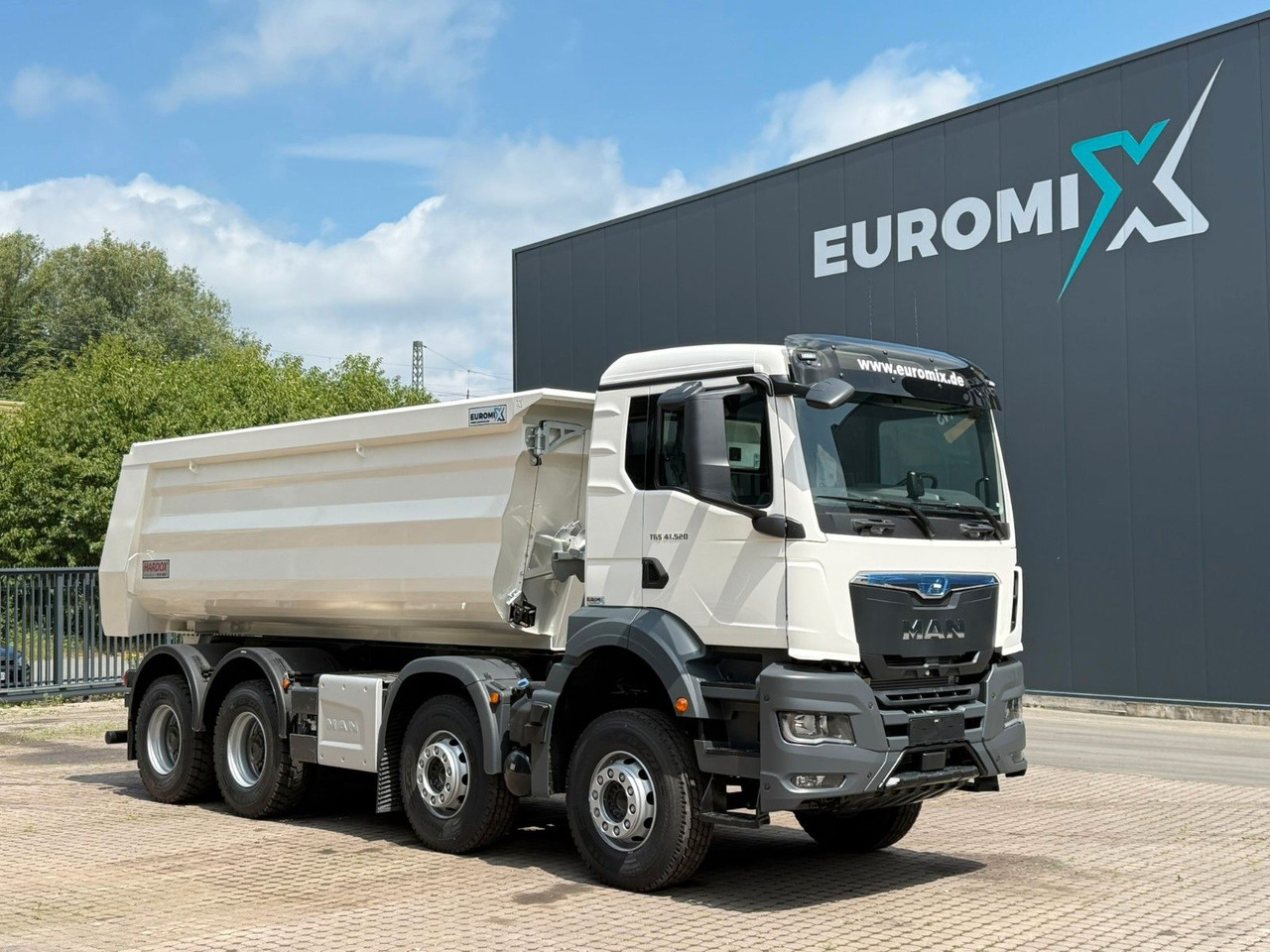 MAN TGS 41.520 BB 8X4 Euromix MuldenKipper Retarder - Autocarro ribaltabile: foto 1 MAN TGS 41.520 BB 8X4 Euromix MuldenKipper Retarder - Autocarro ribaltabile: foto 1