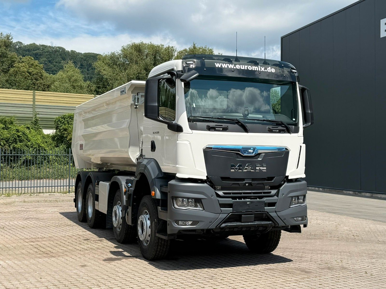 MAN TGS 41.520 BB 8X4 Euromix MuldenKipper Retarder - Autocarro ribaltabile: foto 2 MAN TGS 41.520 BB 8X4 Euromix MuldenKipper Retarder - Autocarro ribaltabile: foto 2