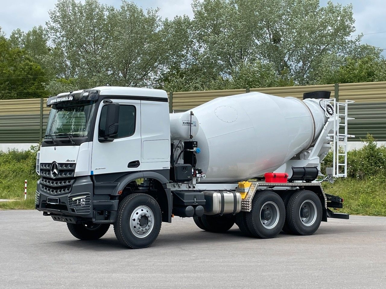 Mercedes-Benz 3348 6X4 Arcos 5 EuromixMTP EM 9 R - Autobetoniera: foto 1 Mercedes-Benz 3348 6X4 Arcos 5 EuromixMTP EM 9 R - Autobetoniera: foto 1