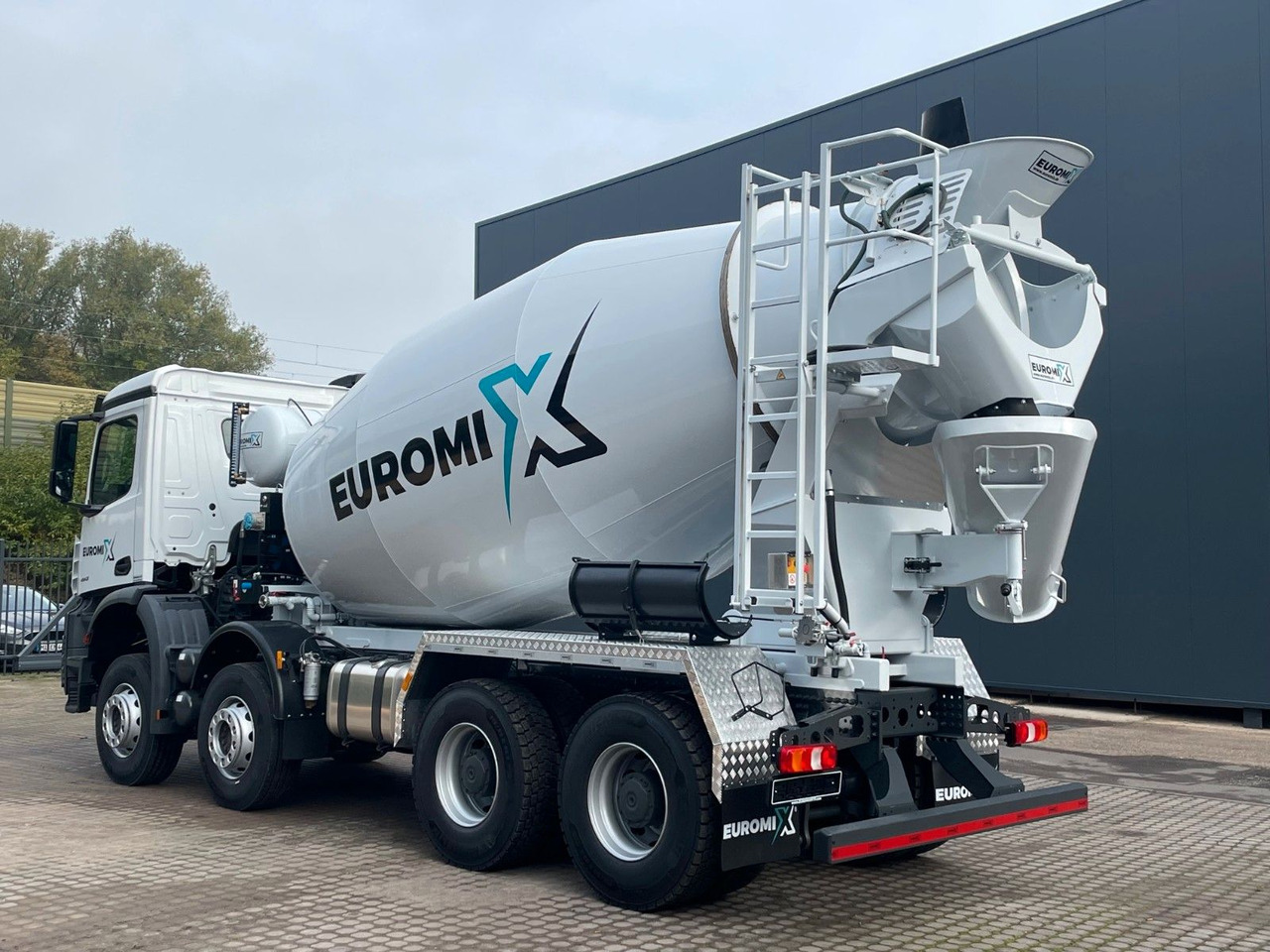 Mercedes-Benz AROCS 5 4142 B 8X4 Euro 3 EuromixMTP EM 10 - Autobetoniera: foto 3 Mercedes-Benz AROCS 5 4142 B 8X4 Euro 3 EuromixMTP EM 10 - Autobetoniera: foto 3