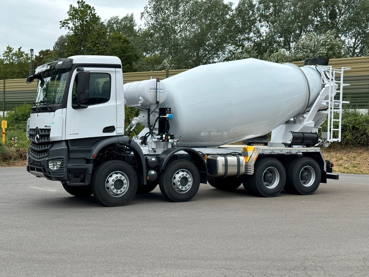 Mercedes-Benz AROCS 5 4142 B 8X4 Euro 3 EuromixMTP EM 10 - Autobetoniera: foto 3 Mercedes-Benz AROCS 5 4142 B 8X4 Euro 3 EuromixMTP EM 10 - Autobetoniera: foto 3