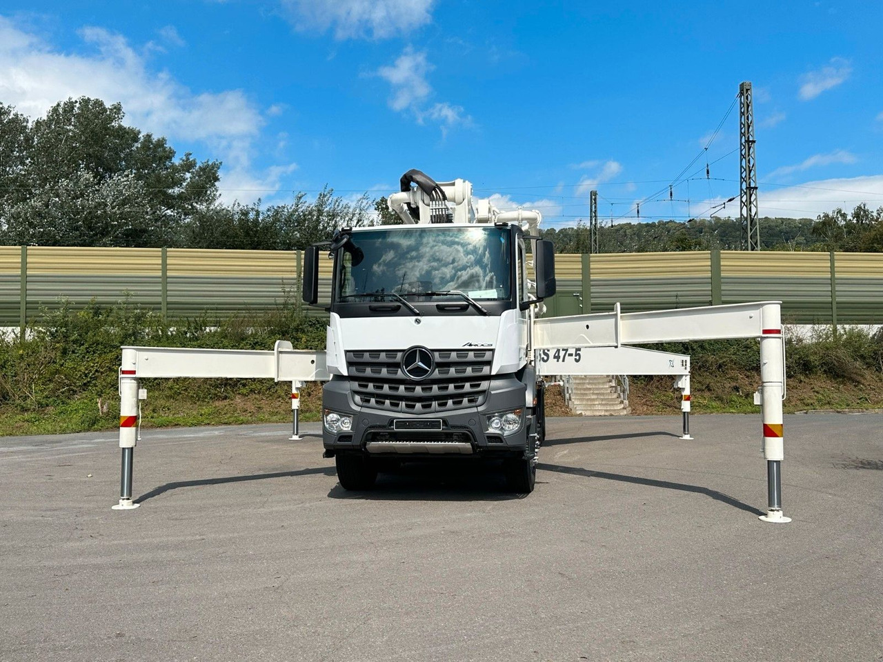 Pompa autocarrata Mercedes-Benz Arocs 5 4142  8x4 SWAN TSP 47-5 160RZ ( 47m ): foto 12