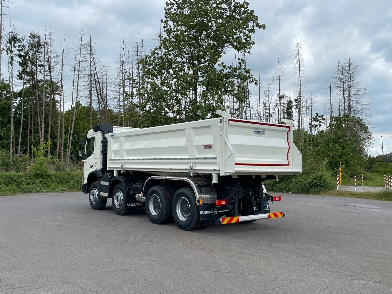 Volvo FMX 460 8x4 / WECHSELSYSTEM KIPPER+MISCHER Volvo FMX 460 8x4 / WECHSELSYSTEM KIPPER+MISCHER - Autobetoniera: foto 4 Volvo FMX 460 8x4 / WECHSELSYSTEM KIPPER+MISCHER Volvo FMX 460 8x4 / WECHSELSYSTEM KIPPER+MISCHER - Autobetoniera: foto 4