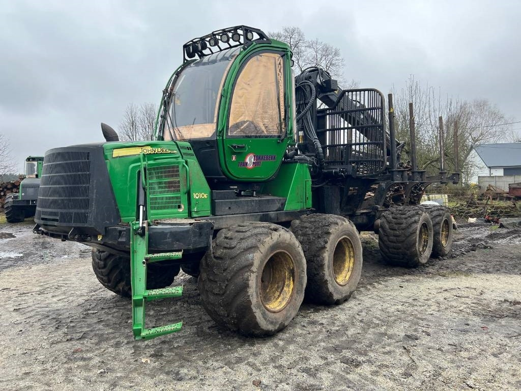John Deere 1010 E - Forwarder: foto 1 John Deere 1010 E - Forwarder: foto 1