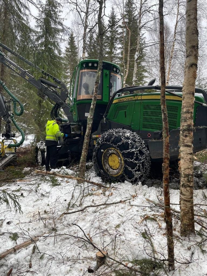 John Deere 1070 G - Abbattitrice forestale: foto 4 John Deere 1070 G - Abbattitrice forestale: foto 4
