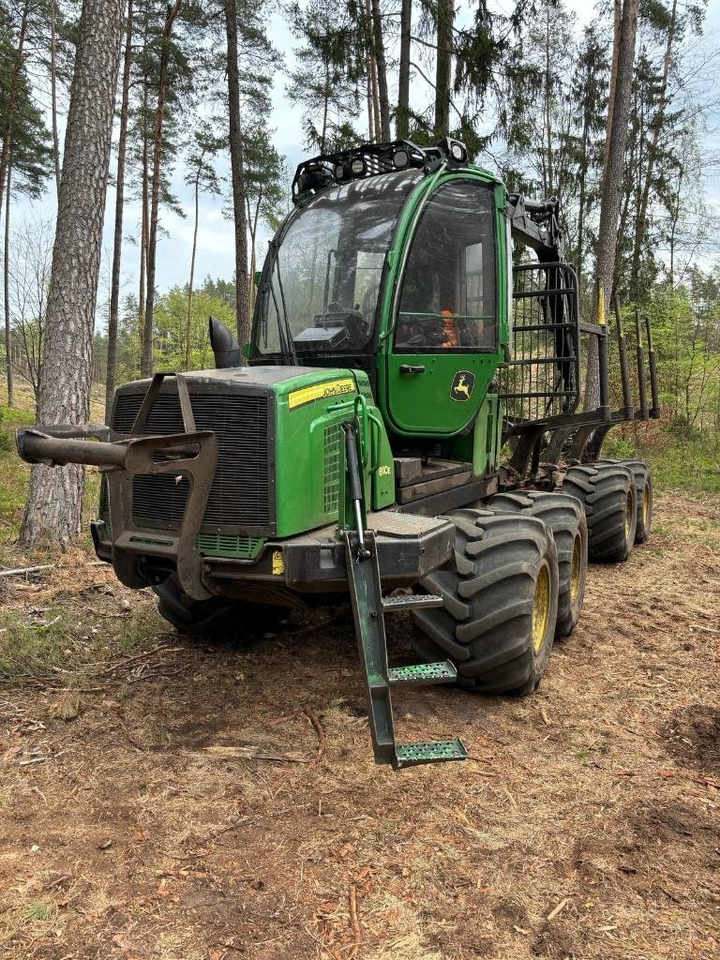John Deere 810 E - Forwarder: foto 1 John Deere 810 E - Forwarder: foto 1