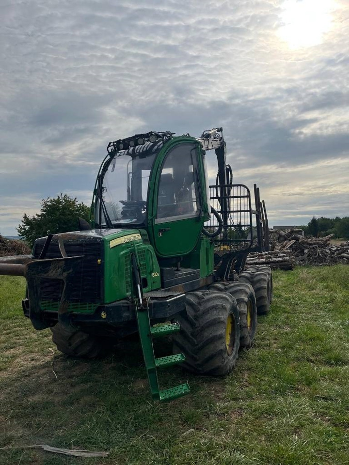 John Deere 810 E - Forwarder: foto 2 John Deere 810 E - Forwarder: foto 2