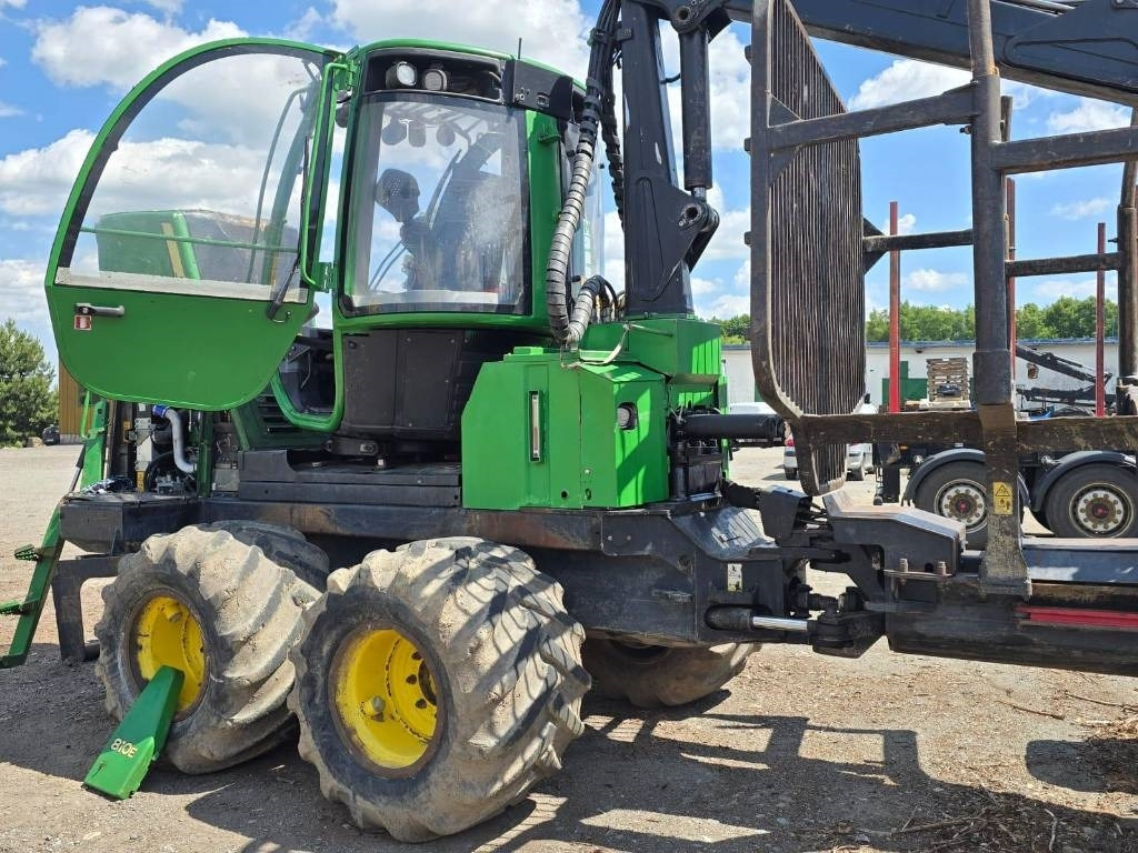 John Deere 810 E - Forwarder: foto 4 John Deere 810 E - Forwarder: foto 4
