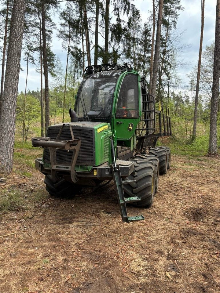 John Deere 810 E - Forwarder: foto 2 John Deere 810 E - Forwarder: foto 2