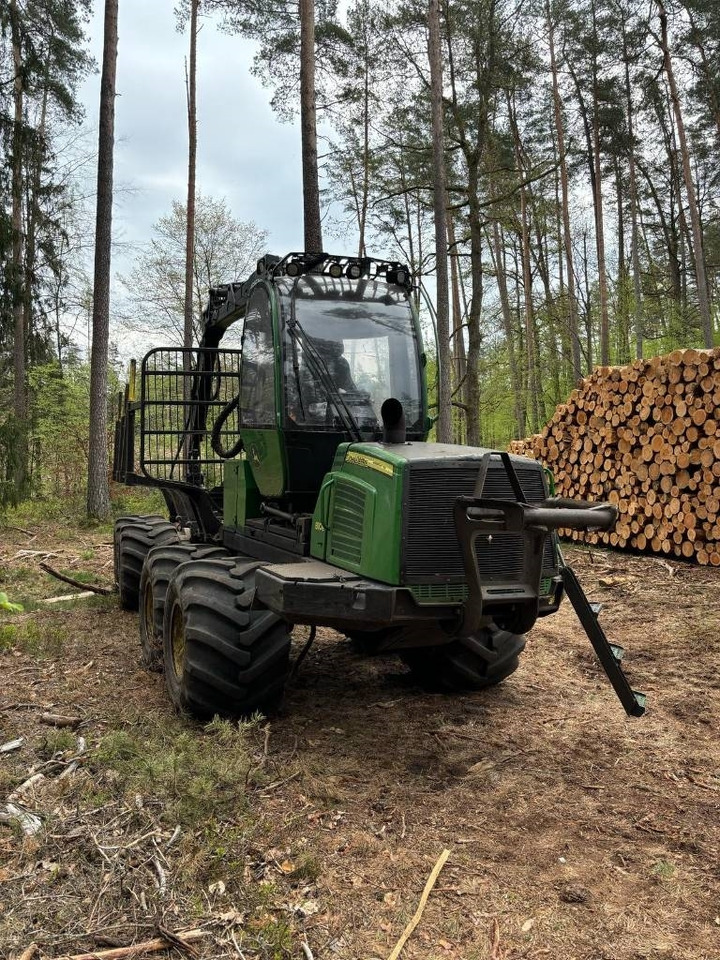 John Deere 810 E - Forwarder: foto 4 John Deere 810 E - Forwarder: foto 4