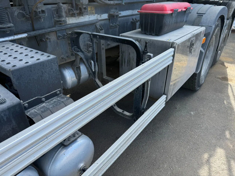 Volvo FM 370 6x2*4, 8m3 Mixer with Hyrdaulic slide, 2016 - Autobetoniera: foto 5 Volvo FM 370 6x2*4, 8m3 Mixer with Hyrdaulic slide, 2016 - Autobetoniera: foto 5