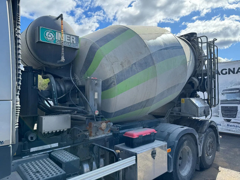 Volvo FM 370 6x2*4, 8m3 Mixer with Hyrdaulic slide, 2016 - Autobetoniera: foto 4 Volvo FM 370 6x2*4, 8m3 Mixer with Hyrdaulic slide, 2016 - Autobetoniera: foto 4