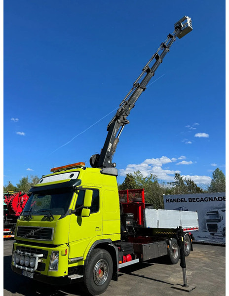Volvo FM 6x2, Tipper + Crane and Skylift, 2009 - Autocarro ribaltabile, Camion con gru: foto 2 Volvo FM 6x2, Tipper + Crane and Skylift, 2009 - Autocarro ribaltabile, Camion con gru: foto 2