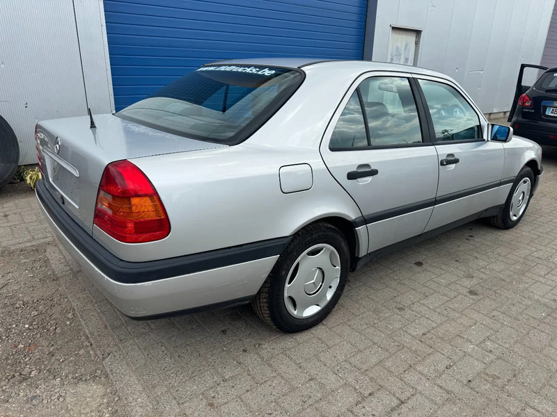 Mercedes-Benz C-Klasse **C250DIESEL+AIRCO** - Berlina: foto 4 Mercedes-Benz C-Klasse **C250DIESEL+AIRCO** - Berlina: foto 4