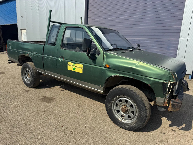 Nissan King-cab **DIESEL-4X4** - Autovettura: foto 1 Nissan King-cab **DIESEL-4X4** - Autovettura: foto 1