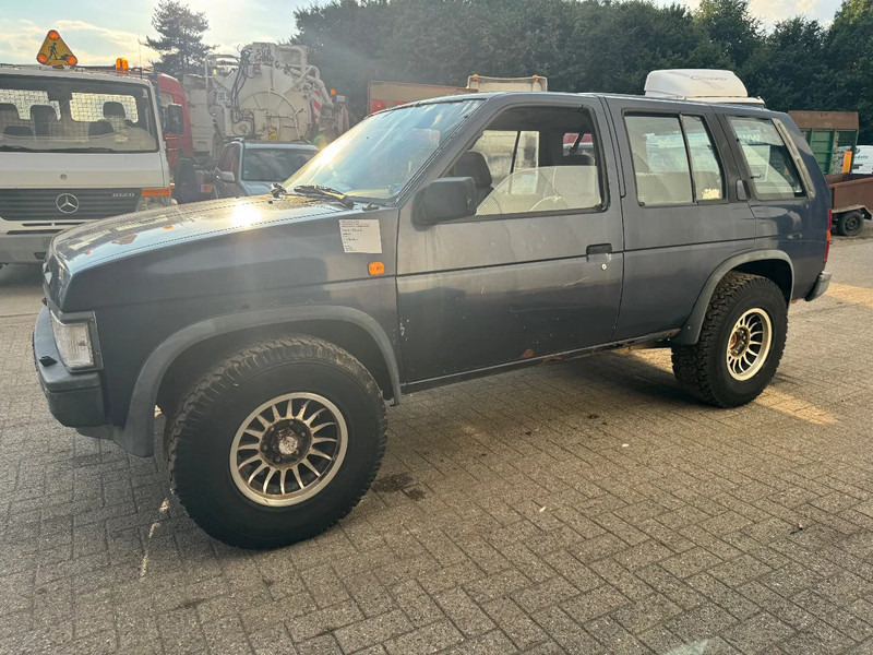 Nissan Terrano **4X4-DIESEL-LONG CHASSIS** - Autovettura: foto 1 Nissan Terrano **4X4-DIESEL-LONG CHASSIS** - Autovettura: foto 1