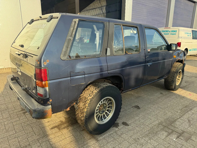 Nissan Terrano **4X4-DIESEL-LONG CHASSIS** - Autovettura: foto 4 Nissan Terrano **4X4-DIESEL-LONG CHASSIS** - Autovettura: foto 4